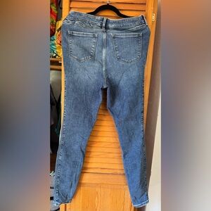 NWOT Torrid MidFit Skinny Super Soft High-Rise Jean 12T